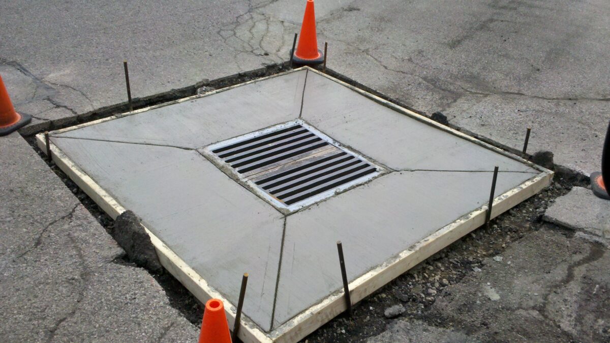 No Limit Sealing - Affordable Driveway Sealing, Interlock Sealing, Garage Ramp Installation, Driveway Extension, Crack Filling, Driveway Painting and Asphalt Maintenance in Vaughan, Richmond Hill, Maple, Markham, Woodbridge, Aurora.