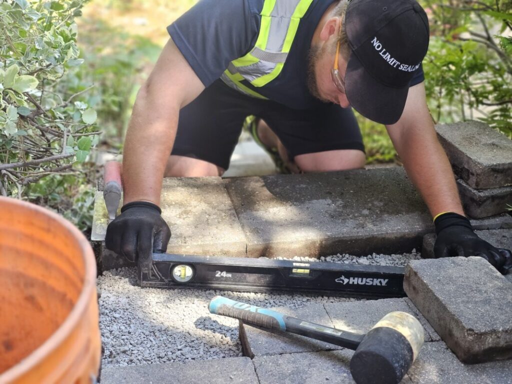 No Limit Sealing - Affordable Driveway Sealing, Interlock Sealing, Garage Ramp Installation, Driveway Extension, Crack Filling, Driveway Painting and Asphalt Maintenance in Vaughan, Richmond Hill, Maple, Markham, Woodbridge, Aurora - interlock sealing and repair