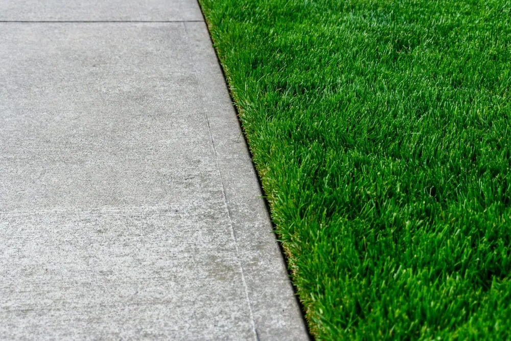 No Limit Sealing - Affordable Driveway Sealing, Interlock Sealing, Garage Ramp Installation, Driveway Extension, Crack Filling, Driveway Painting and Asphalt Maintenance in Vaughan, Richmond Hill, Maple, Markham, Woodbridge, Aurora.