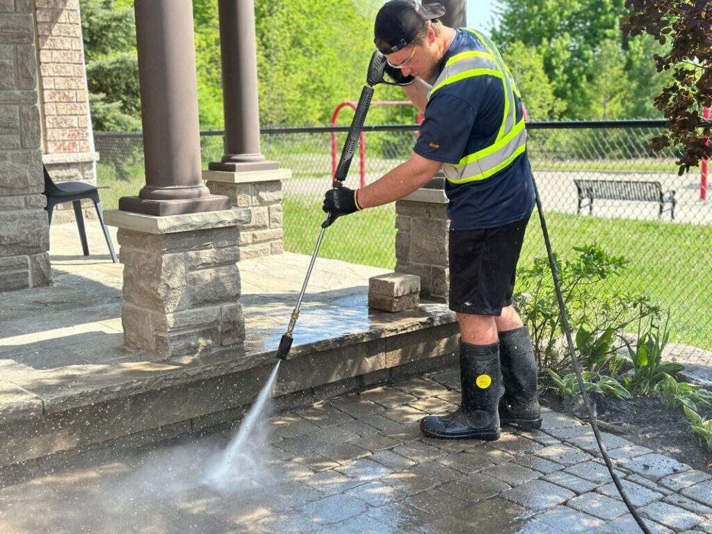 No Limit Sealing - Affordable Driveway Sealing, Interlock Sealing, Garage Ramp Installation, Driveway Extension, Crack Filling, Driveway Painting and Asphalt Maintenance in Vaughan, Richmond Hill, Maple, Markham, Woodbridge, Aurora - interlock sealing and repair - powerwash